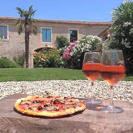 Couette-café Le Coing Des Vignes 4*