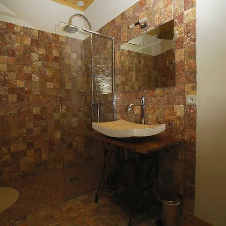 Le Coing Des Vignes Bed & Breakfast 4*