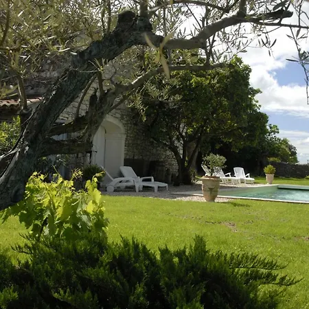 Bed & Breakfast Le Coing Des Vignes 4*