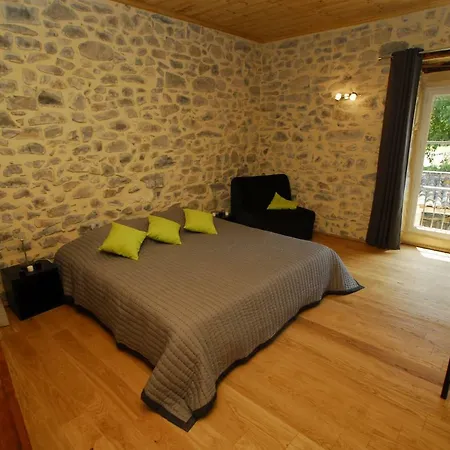 Le Coing Des Vignes 4*