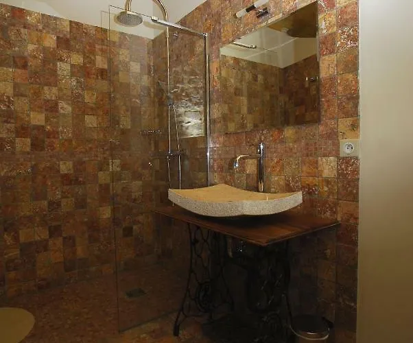 Le Coing Des Vignes Bed & Breakfast 4*